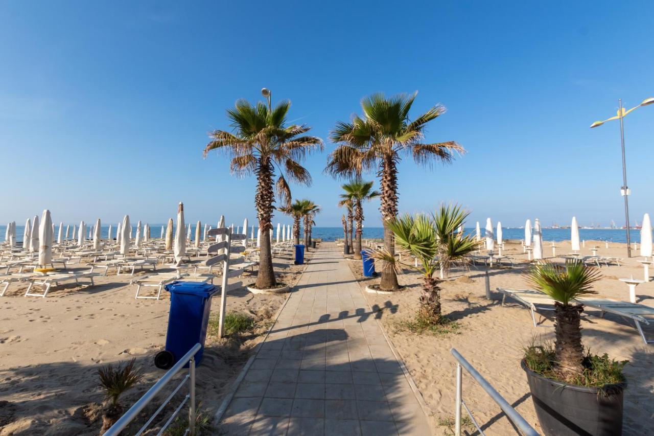 Comfortable Apartment Next To The Beach Durrës 外观 照片